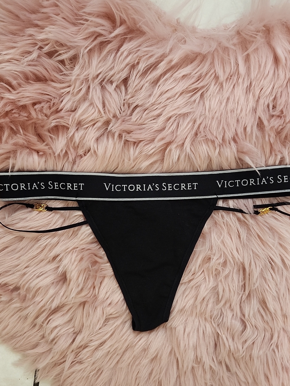 Brand New Victoria's Secret SIGNATURE LOGO STRAPPY SIDES W/CHARM THONG-M